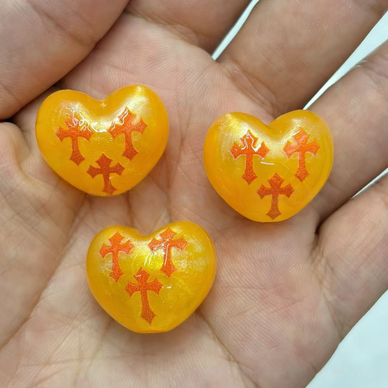 22mm 200 shiny chubby heart-shaped cross-straight-hole beads for DIY jewelry, phone chains, beaded pens, keychains, bag chains, and other accessories
